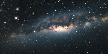 星空中有星辰吗出自哪首歌？