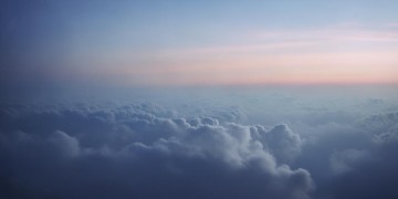 看着天空慢慢亮起来到底是哪首歌？