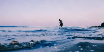 在大海里捞石头究竟是哪首歌？